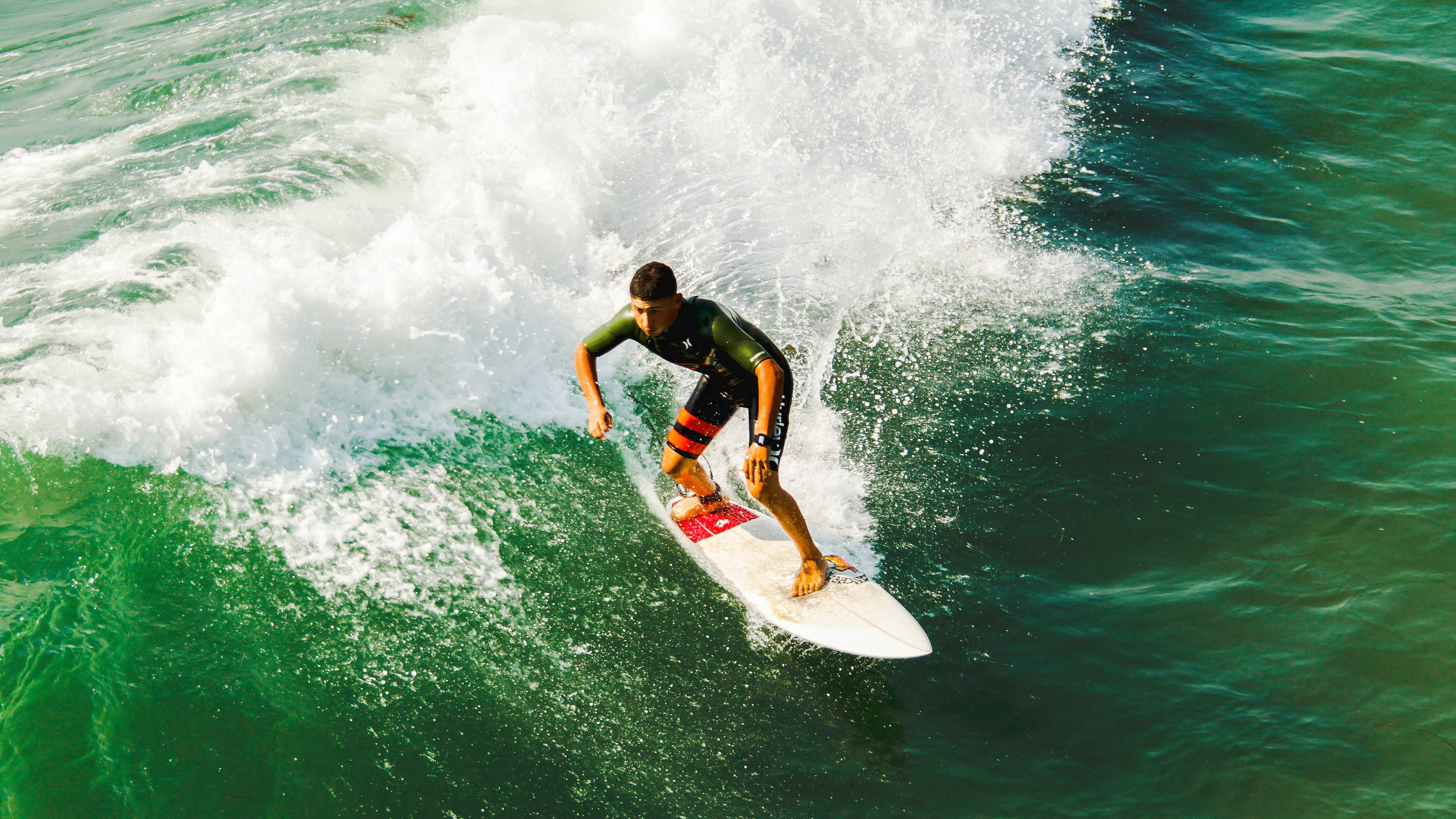 德国队观众热烈欢呼！姆巴佩迎来十赛季出色发挥气势如虹延续